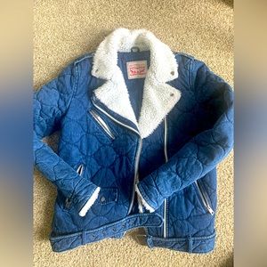 Levi's Women's Acid Washed Belted Sherpa Moto Jacket Size M.